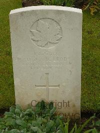 Etaples Military Cemetery - MacLeod, David Douglas